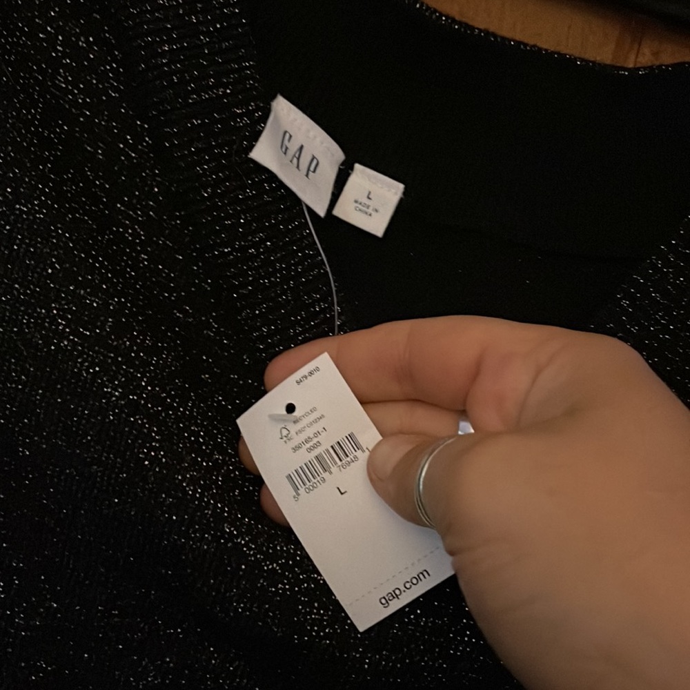 Gap women’s nwt sparkle off the shoulder sweater black